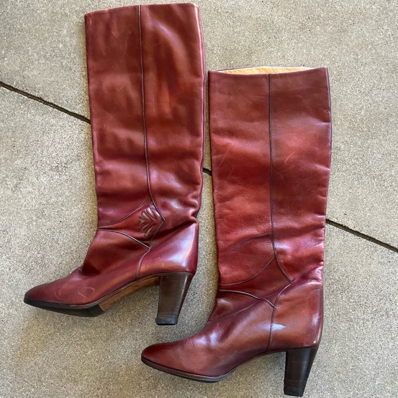 ❣️SOLD❣️Vintage Circa 1970’s Strafford Italian leather boot w fan detail size 6 - Picture 1 of 11